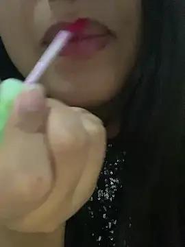 Snapshot of yassminsexy22 chatting on 13, 9, 2025 yassminsexy22 online show from 13, 9, 2025