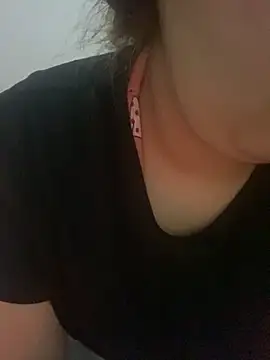 Snapshot of yassminsexy22 chatting on 5, 2, 2026 yassminsexy22 online show from 5, 2, 2026