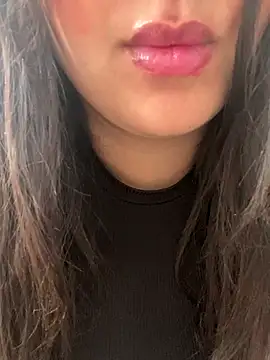 Snapshot of yassminsexy22 chatting on 25, 9, 2025 yassminsexy22 online show from 25, 9, 2025