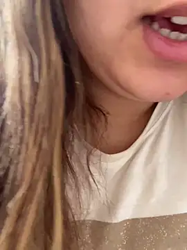 yassminsexy22 online show from 18, 4, 2026