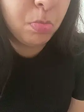 Snapshot of yassminsexy22 chatting on 7, 11, 2025 yassminsexy22 online show from 7, 11, 2025