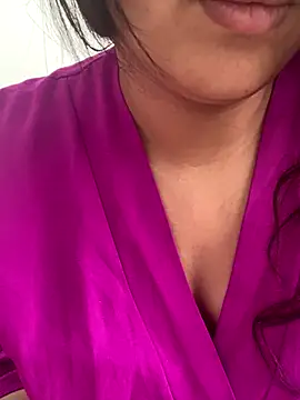 Snapshot of yassminsexy22 chatting on 9, 9, 2025 yassminsexy22 online show from 9, 9, 2025