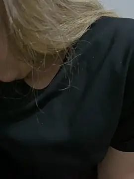 Snapshot of yassminsexy22 chatting on 1, 2, 2026 yassminsexy22 online show from 1, 2, 2026