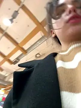 pantyless online show from 27, 9, 2025