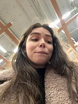 pantyless online show from 4, 2, 2026