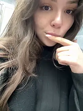 pantyless online show from 1, 4, 2026