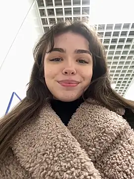 pantyless online show from 10, 2, 2026