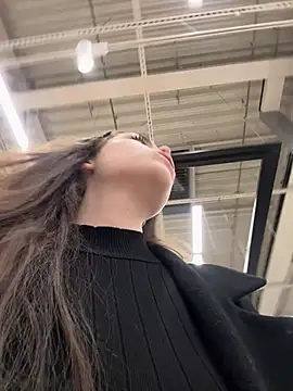 pantyless online show from 23, 4, 2026