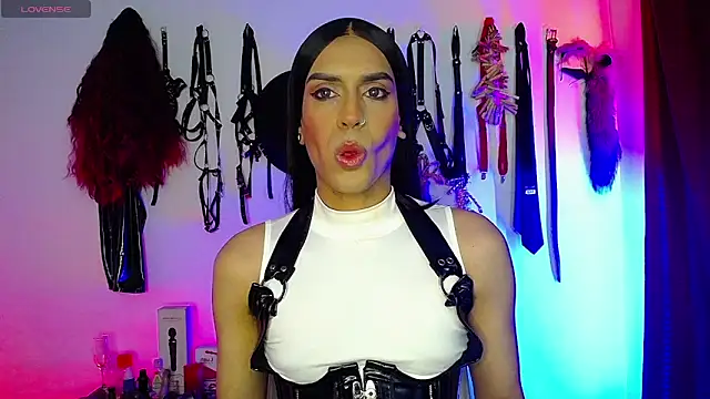 akinoro  online show from 14, 11, 2025