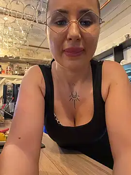 Snapshot of beautydiamond chatting on 18, 7, 2026 beautydiamond online show from 18, 7, 2026