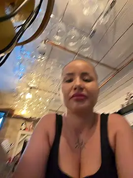Snapshot of beautydiamond chatting on 11, 7, 2026 beautydiamond online show from 11, 7, 2026