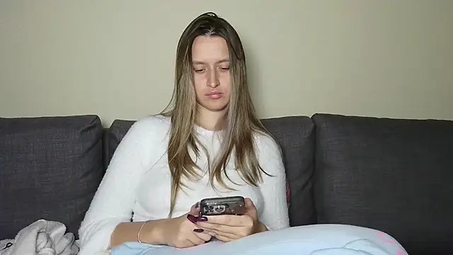 Submissive love online show from 6, 3, 2025