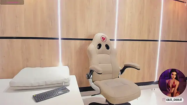 charlotte colee online show from 8, 11, 2025