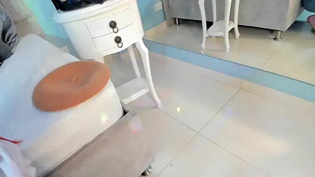 sweeet peach online show from 17, 3, 2025