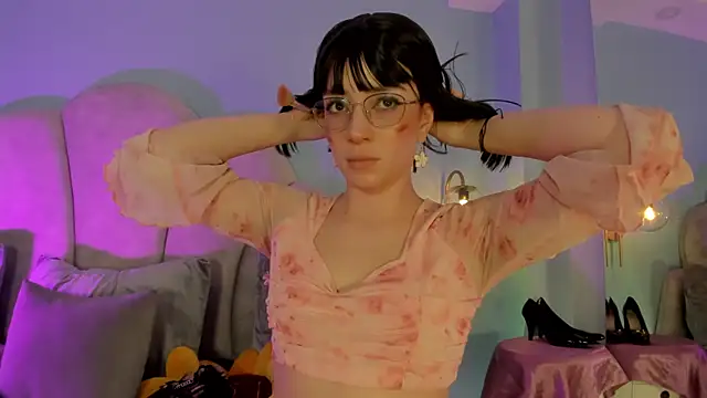 sweeet peach online show from 26, 9, 2025