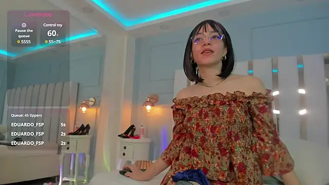 sweeet peach online show from 6, 3, 2025