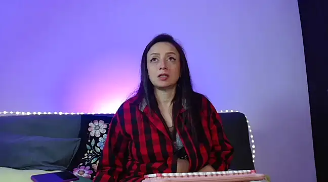 catalinamommyx online show from 12, 3, 2025