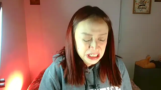 catalinamommyx online show from 19, 9, 2025