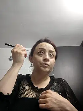 catalinamommyx online show from 5, 10, 2025