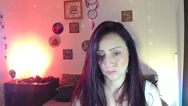 Snapshot of catalinamommyx chatting on 11, 6, 2026 catalinamommyx online show from 11, 6, 2026