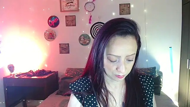 Snapshot of catalinamommyx chatting on 16, 6, 2026 catalinamommyx online show from 16, 6, 2026