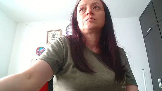 catalinamommyx online show from 3, 6, 2026
