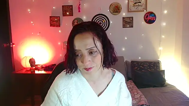Snapshot of catalinamommyx chatting on 15, 7, 2026 catalinamommyx online show from 15, 7, 2026