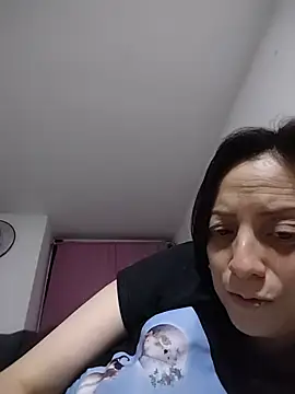 Snapshot of catalinamommyx chatting on 9, 7, 2026 catalinamommyx online show from 9, 7, 2026