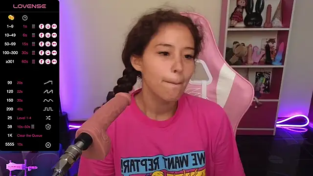 Snapshot of redbarbiedollx chatting on 5, 3, 2025 redbarbiedollx online show from 5, 3, 2025