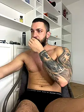 LoveIsBlind  online show from 4, 10, 2025