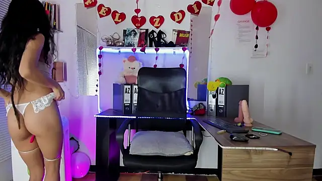 Snapshot of MIAUTENA chatting on 15, 2, 2025 MIAUTENA online show from 15, 2, 2025