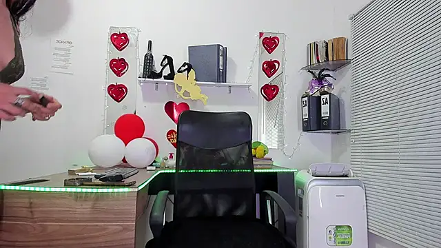 Snapshot of MIAUTENA chatting on 26, 9, 2025 MIAUTENA online show from 26, 9, 2025