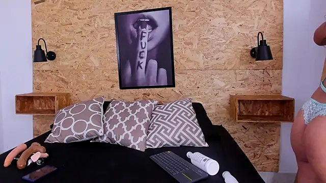 Elizabeth Santos online show from 18, 3, 2025