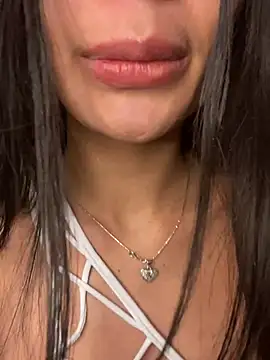 lina pink online show from 15, 1, 2025