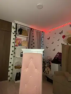 lina pink online show from 23, 1, 2025