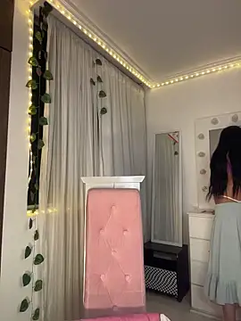 lina pink online show from 23, 3, 2026