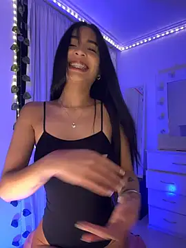 lina pink online show from 12, 3, 2026