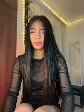 lina pink online show from 11, 4, 2026