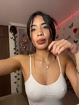 lina pink online show from 5, 3, 2025