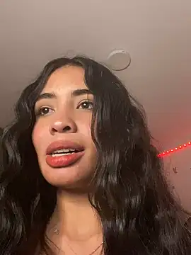 lina pink online show from 4, 12, 2024