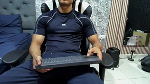 chriss jones1 online show from 15, 5, 2026
