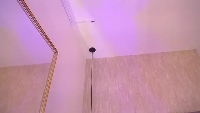 Roxie-Summers11 online show from 2, 4, 2026