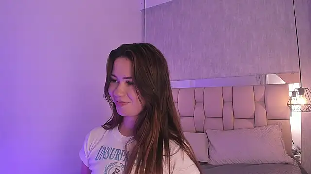 Roxie-Summers11 online show from 12, 3, 2025