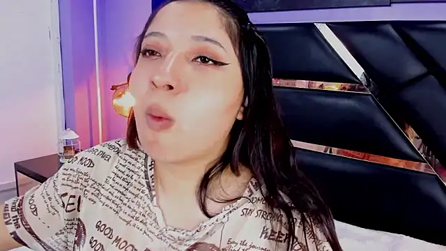 Snapshot of Emma_monserrat chatting on 16, 6, 2026 Emma monserrat online show from 16, 6, 2026