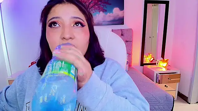 Emma monserrat online show from 17, 9, 2025