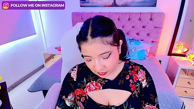 Emma monserrat online show from 22, 9, 2025