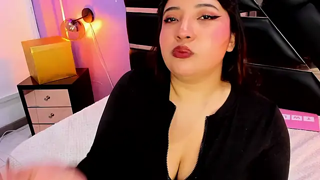 Snapshot of Emma_monserrat chatting on 9, 7, 2026 Emma monserrat online show from 9, 7, 2026