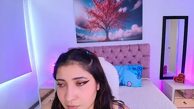 Emma monserrat online show from 4, 11, 2025