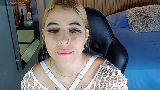 LUCYAMARS1 online show from 30, 10, 2025