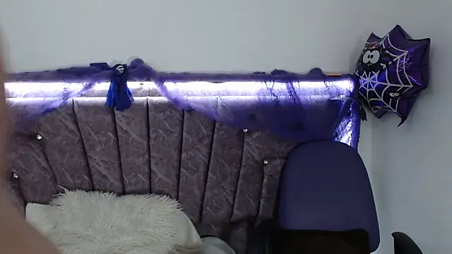 Penelope Fox14 online show from 21, 10, 2025